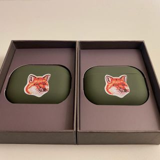 メゾンキツネ(MAISON KITSUNE')の【2点セット】メゾンキツネ AirPods Proケース (Green)(モバイルケース/カバー)