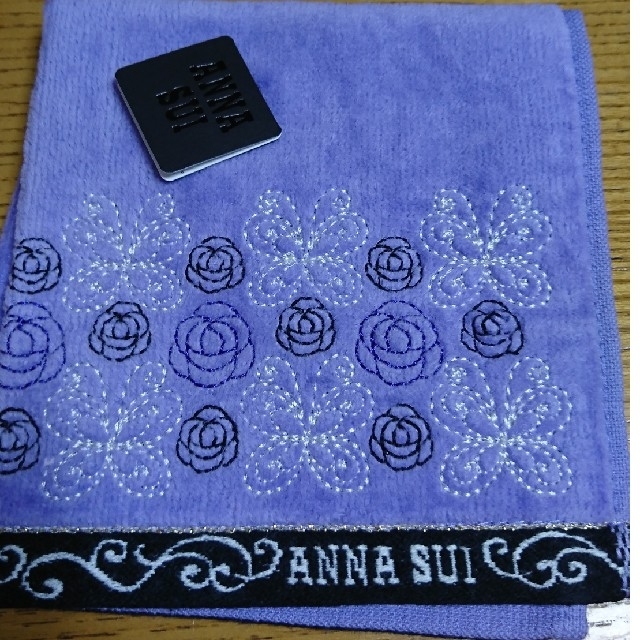 ANNA SUI(アナスイ)のANNA SUIティッシュboxとハンカチ インテリア/住まい/日用品のインテリア小物(ティッシュボックス)の商品写真