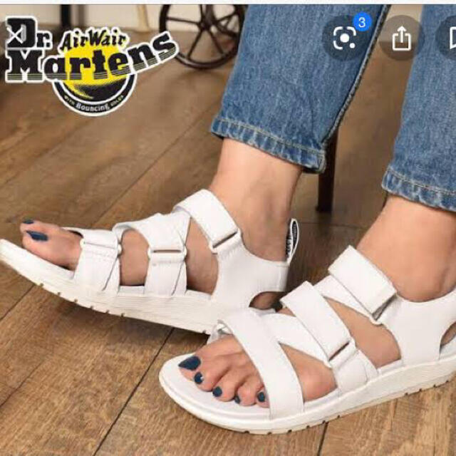 Dr.Martens(ドクターマーチン)の【7/31まで値下げ】Dr.Martens レッドフィンレザーストラップサンダル レディースの靴/シューズ(サンダル)の商品写真