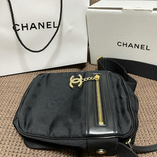 CHANEL(シャネル)のシャネル ショルダーバック メンズのバッグ(ショルダーバッグ)の商品写真