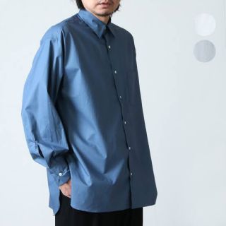 マーカウェア(MARKAWEAR)のMARKAWARE コンフォートフィットシャツ ブルー　2021ss(シャツ)