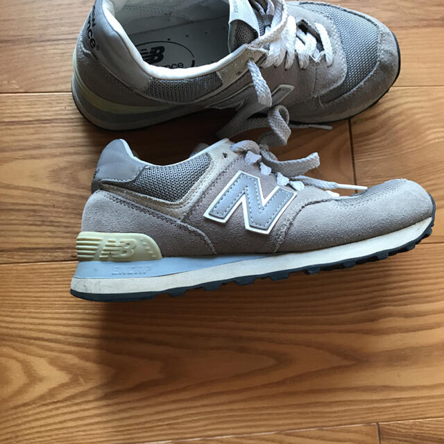 New Balance(ニューバランス)のニューバランス　グレー　574 23.5 スニーカー レディースの靴/シューズ(スニーカー)の商品写真