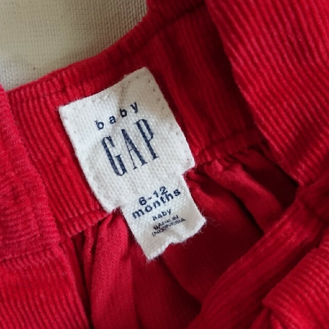 babyGAP(ベビーギャップ)のお値下げしました‼️★ baby GAP ★ 赤 コーデュロイ・セットアップ💕 キッズ/ベビー/マタニティのベビー服(~85cm)(ワンピース)の商品写真