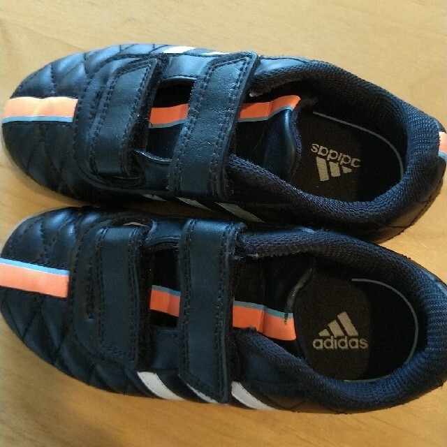 adidas(アディダス)のスニーカー サッカーシューズ 17cm adidas スポーツ/アウトドアのサッカー/フットサル(シューズ)の商品写真
