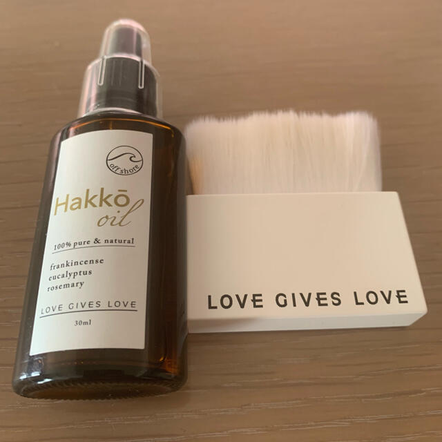 Cosme Kitchen(コスメキッチン)のミミ様専用★LOVE GIVES LOVE ★フェイスオイル★オフショア★ブラシ コスメ/美容のリラクゼーション(アロマオイル)の商品写真