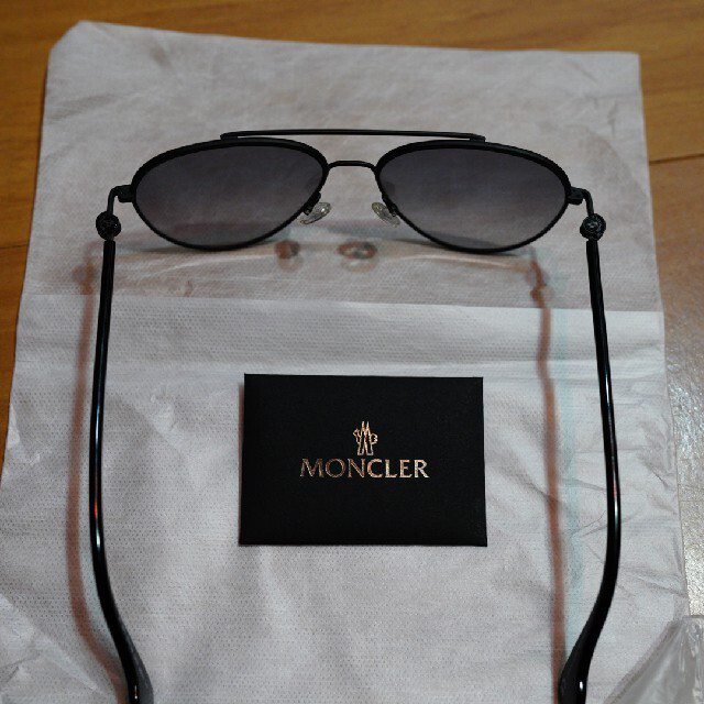 MONCLER(モンクレール)のモンクレール　サングラス　美品 メンズのファッション小物(サングラス/メガネ)の商品写真
