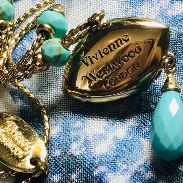 Vivienne Westwood(ヴィヴィアンウエストウッド)のヴィヴィアン アイドロップ　ターコイズ　ネックレス レディースのアクセサリー(ネックレス)の商品写真