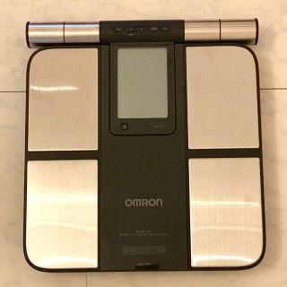 オムロン(OMRON)のOMRON オムロン　KRD-703T (体重計/体脂肪計)