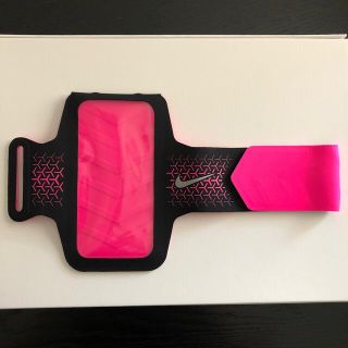 ナイキ(NIKE)の【美品】NIKE ナイキ ディスタンス アームバンド2 ピンク(モバイルケース/カバー)