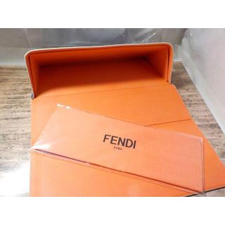 フェンディ(FENDI)のFENDI メガネケース　ブルー／ホワイト(サングラス/メガネ)