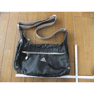 アディダス(adidas)のadidas（アディダス）ショルダーバッグ(ショルダーバッグ)