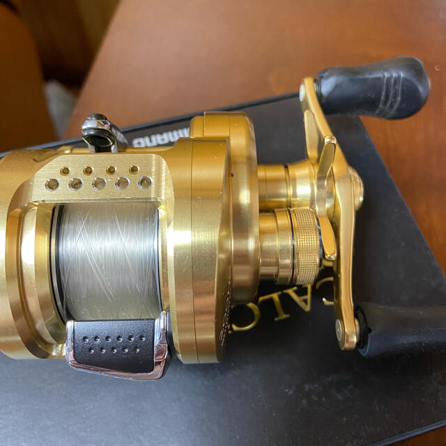 SHIMANO(シマノ)のシマノ　カルカッタコンクエスト200HG スポーツ/アウトドアのフィッシング(リール)の商品写真