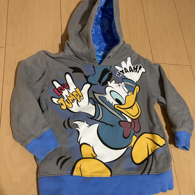 Disney(ディズニー)のパーカー キッズ/ベビー/マタニティのキッズ服男の子用(90cm~)(Tシャツ/カットソー)の商品写真