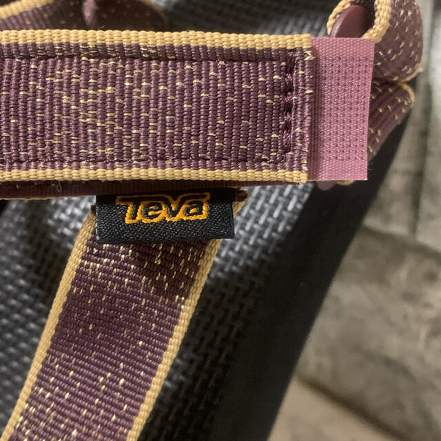 Teva(テバ)の新品　テバ　サンダル　22cm レディースの靴/シューズ(サンダル)の商品写真