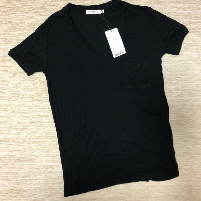 moussy(マウジー)の★新品未使用★ moussy 無地Tシャツ Vネック ブラック 黒 レディースのトップス(Tシャツ(半袖/袖なし))の商品写真