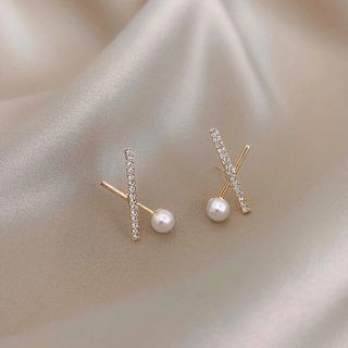 アーカー(AHKAH)のcross line pearl zirconia pierce ◯s925(ピアス)