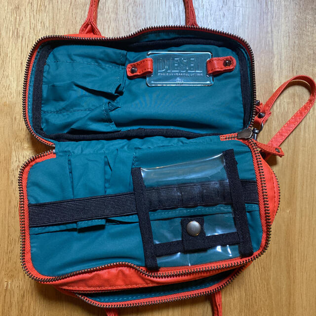 DIESEL(ディーゼル)のdiesel ミニバッグ　ポーチ　ウォレット　小物バッグ　可愛いのに大容量♫♫ レディースのバッグ(ハンドバッグ)の商品写真