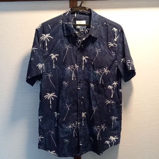 アメリカンイーグル(American Eagle)のお値引きAMERICAN EAGLE綿アロハシャツネイビーヤシの木M新品同様(シャツ)