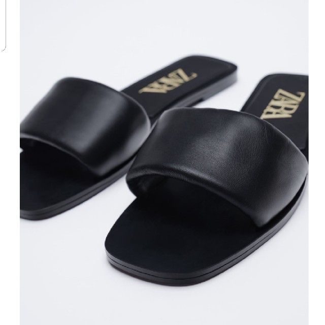ZARA(ザラ)のZARA　(37　黒)　フラットレザーサンダル　 レディースの靴/シューズ(サンダル)の商品写真