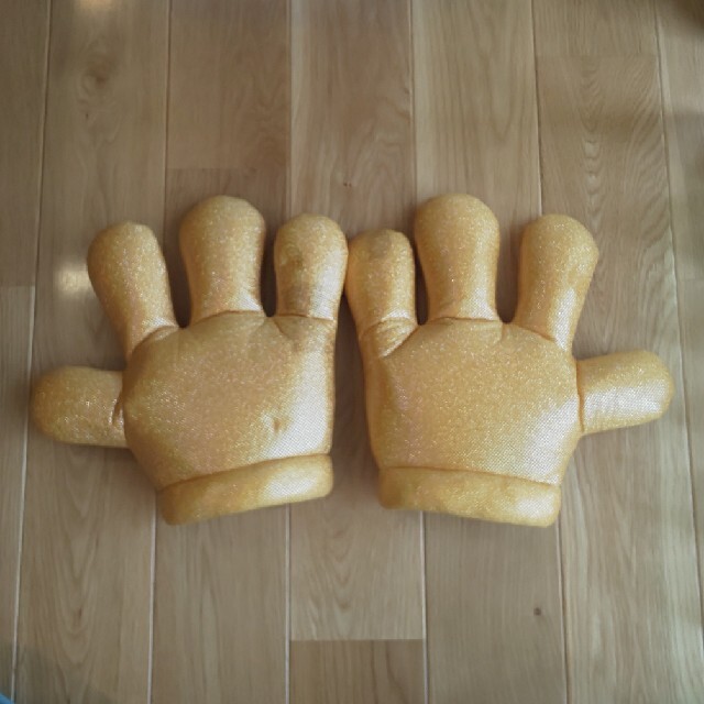 ミッキーマウス 手袋 (ディズニーランド30周年) エンタメ/ホビーのおもちゃ/ぬいぐるみ(キャラクターグッズ)の商品写真