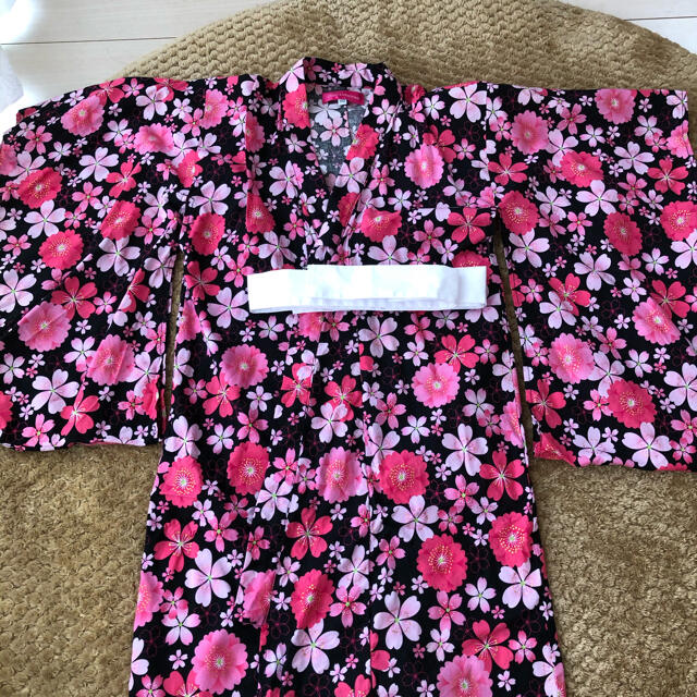 浴衣　110サイズ キッズ/ベビー/マタニティのキッズ服女の子用(90cm~)(甚平/浴衣)の商品写真