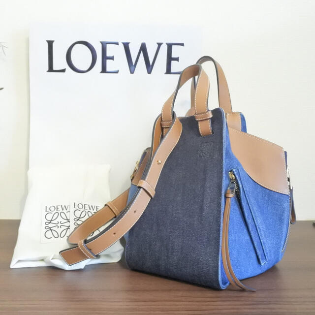 LOEWE(ロエベ)の大人気　ロエベ　ハンモック　スモール レディースのバッグ(ハンドバッグ)の商品写真