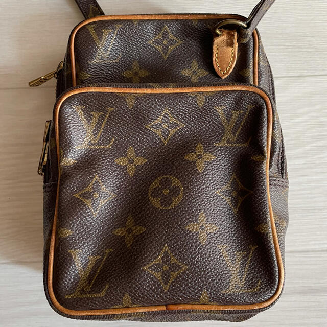 LOUIS VUITTON(ルイヴィトン)の【難あり❗️】LVショルダーバッグ レディースのバッグ(ショルダーバッグ)の商品写真