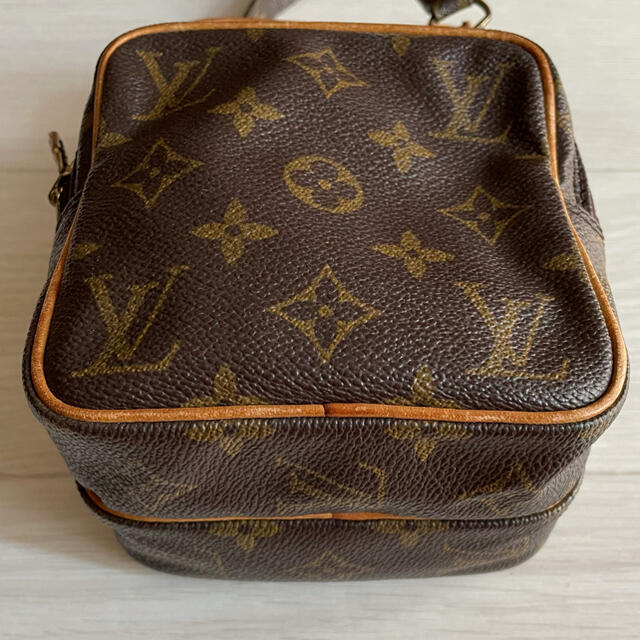 LOUIS VUITTON(ルイヴィトン)の【難あり❗️】LVショルダーバッグ レディースのバッグ(ショルダーバッグ)の商品写真