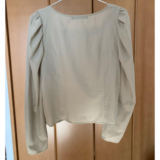 w closet(ダブルクローゼット)のパワーショルダーブラウス レディースのトップス(シャツ/ブラウス(半袖/袖なし))の商品写真