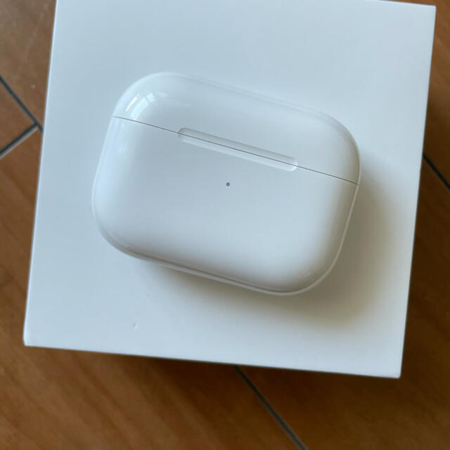 独創的 AirPods のみ pro 充電器 正規品 充電ケースのみ 100【純正品