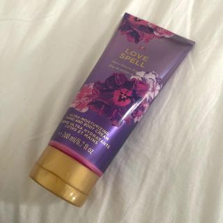 ヴィクトリアズシークレット(Victoria's Secret)のLOVESPELL ハンド&ボディークリーム 未使用⭐︎(ハンドクリーム)