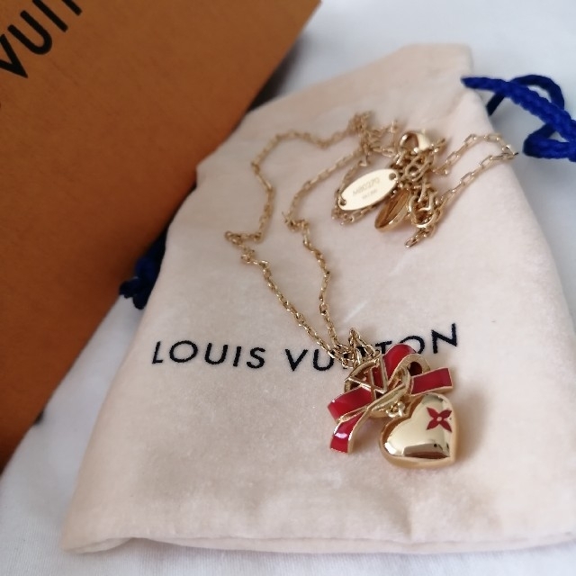 LOUIS VUITTON(ルイヴィトン)のルイヴィトン　ネックレス　ハート レディースのアクセサリー(ネックレス)の商品写真