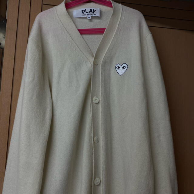 COMME des GARCONS(コムデギャルソン)のコムデギャルソン　カーディガン　プレイ メンズのトップス(カーディガン)の商品写真