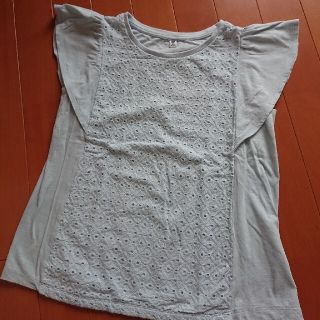 ユニクロ(UNIQLO)のUNIQLO ユニクロ 女の子 刺繍 カットソー 綿100% 150 水色(Tシャツ/カットソー)