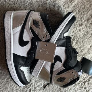 ナイキ(NIKE)のナイキ ウィメンズ エアジョーダン1 AJ1 シルバートゥ　23cm(スニーカー)