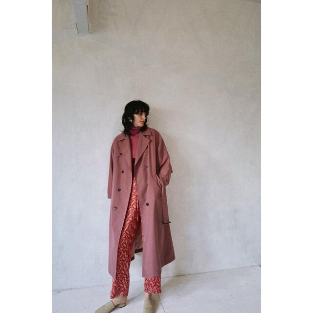 STUDIOUS(ステュディオス)のCLANE BACK FRILL TRNCH COAT  レディースのジャケット/アウター(トレンチコート)の商品写真