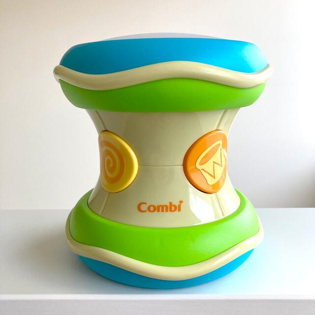 combi(コンビ)のCombi    光るにぎやかドラム キッズ/ベビー/マタニティのおもちゃ(楽器のおもちゃ)の商品写真