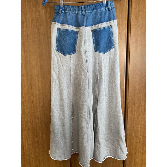 Ameri VINTAGE(アメリヴィンテージ)のDENIM DOCKING SWEAT SKIRT  レディースのスカート(ロングスカート)の商品写真