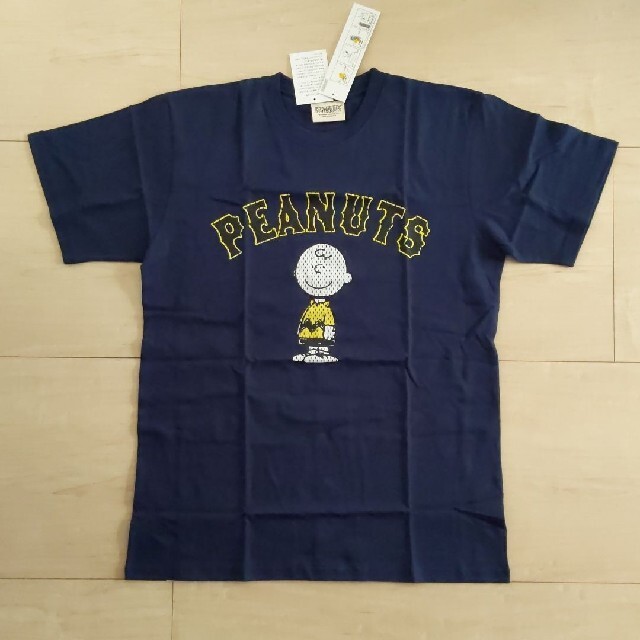 SNOOPY(スヌーピー)のスヌーピー　ロフト限定Tシャツ　LOF-T　チャーリーブラウン レディースのトップス(Tシャツ(半袖/袖なし))の商品写真