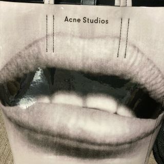 アクネ(ACNE)のacne studiosエナメルトートバッグ(トートバッグ)