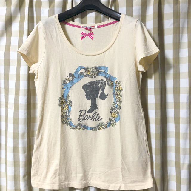 UNIQLO(ユニクロ)のUT Barbie バービー　Tシャツ　L レディースのトップス(Tシャツ(半袖/袖なし))の商品写真