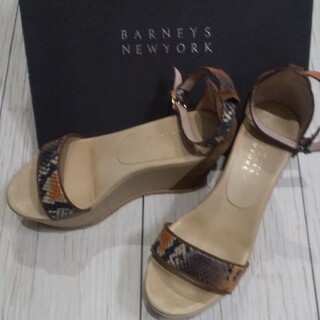 バーニーズニューヨーク(BARNEYS NEW YORK)のBARNEYS NEWYORK パイソン柄サンダル(サンダル)