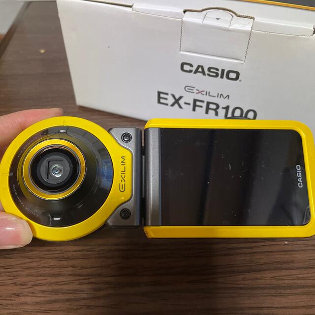 CASIO(カシオ)のCASIO EX-FR100 スマホ/家電/カメラのカメラ(コンパクトデジタルカメラ)の商品写真