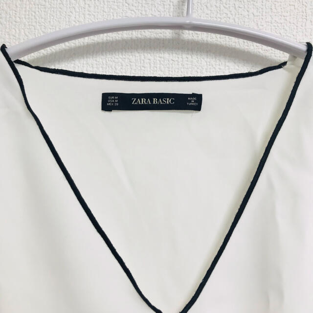 ZARA(ザラ)の新品タグ付き★ZARA BASIC ブラウス　プルオーバー　長袖　袖リボン レディースのトップス(シャツ/ブラウス(長袖/七分))の商品写真