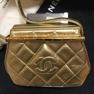 シャネル(CHANEL)のCHANEL ゴールド　ショルダーバック(ショルダーバッグ)