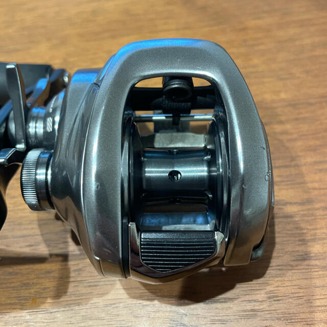 SHIMANO(シマノ)のシマノ バンタムMGL HG LEFT(左) スポーツ/アウトドアのフィッシング(リール)の商品写真