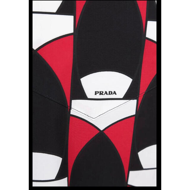 PRADA(プラダ)の2021 プラダ　新品タグ付　ノースリブシャツブラウス　38サイズ レディースのトップス(シャツ/ブラウス(半袖/袖なし))の商品写真