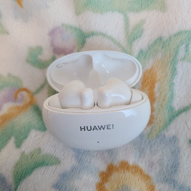 HUAWEI(ファーウェイ)のHUAWEI bluetooth完全ワイヤレスイヤホン freebuds 4i スマホ/家電/カメラのオーディオ機器(ヘッドフォン/イヤフォン)の商品写真