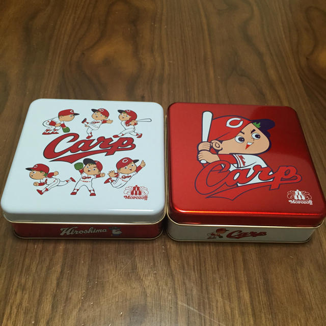 カープ缶 セット スポーツ/アウトドアの野球(記念品/関連グッズ)の商品写真