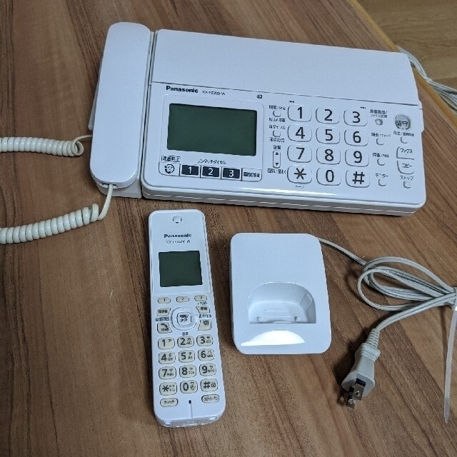 Panasonic(パナソニック)のxｘｘｘ様専用電話機　子機付き　FAX　Panasonic【中古品】 スマホ/家電/カメラのスマホ/家電/カメラ その他(その他)の商品写真